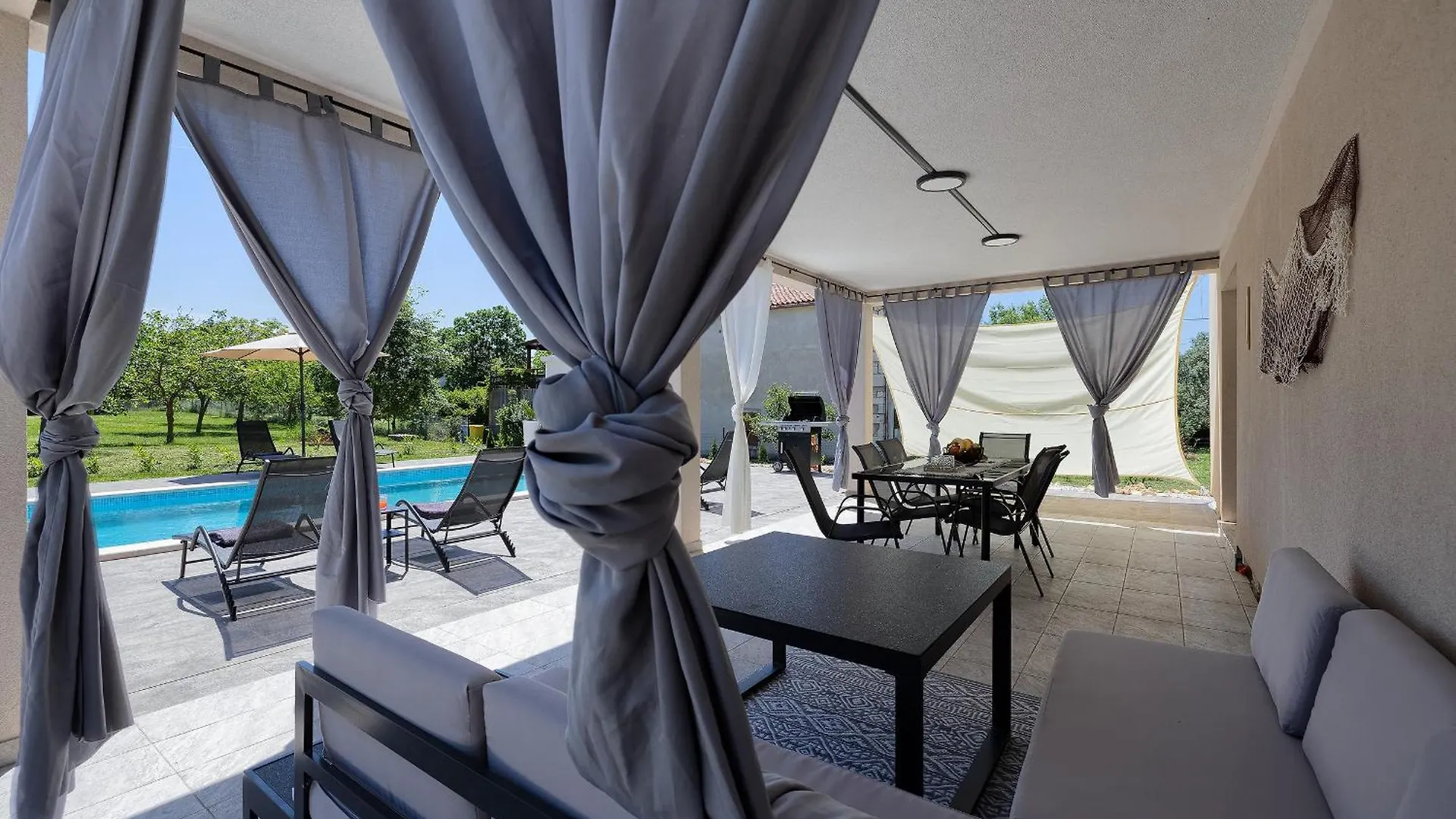 Holiday home Ondine House Villa Hrboki